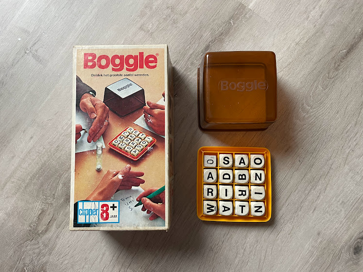 Boggle board